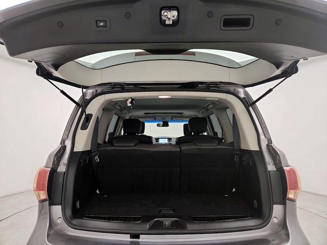 Photo of 2014 Gray INFINITI QX80