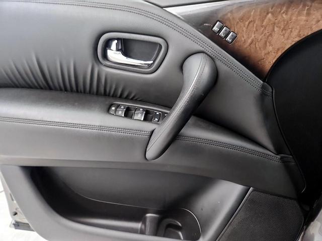 Photo of 2014 Gray INFINITI QX80