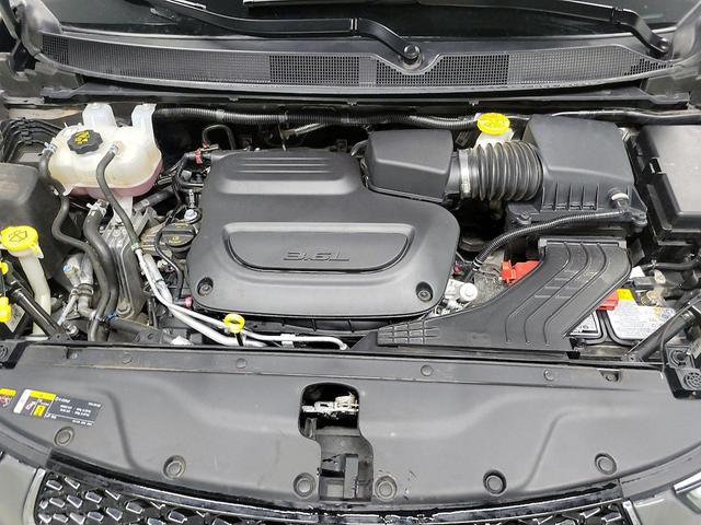 Photo of 2023 Gray Chrysler Pacifica