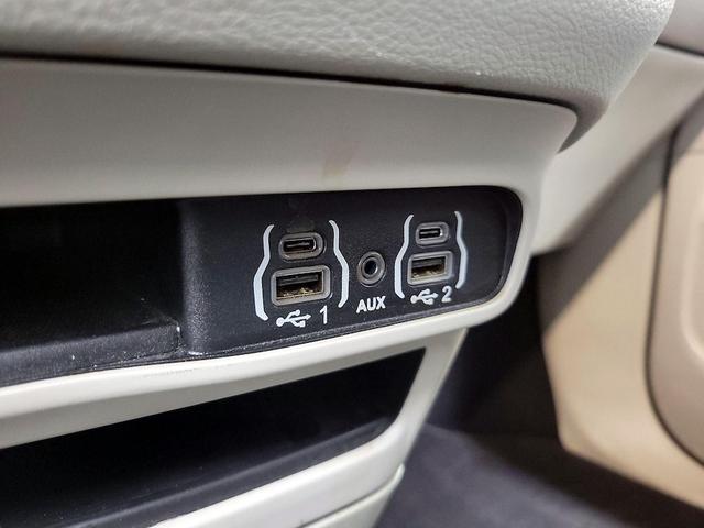 Photo of 2023 Gray Chrysler Pacifica