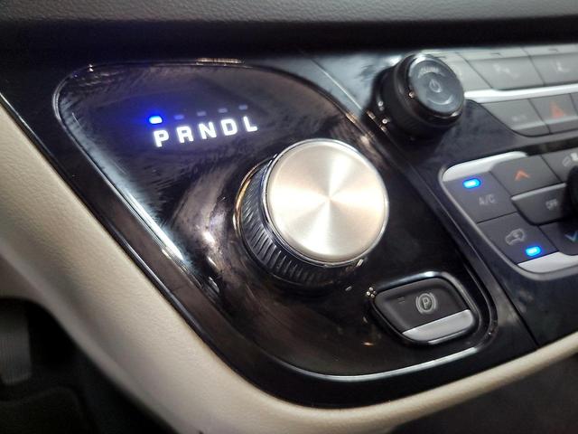 Photo of 2023 Gray Chrysler Pacifica
