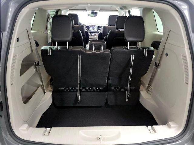 Photo of 2023 Gray Chrysler Pacifica