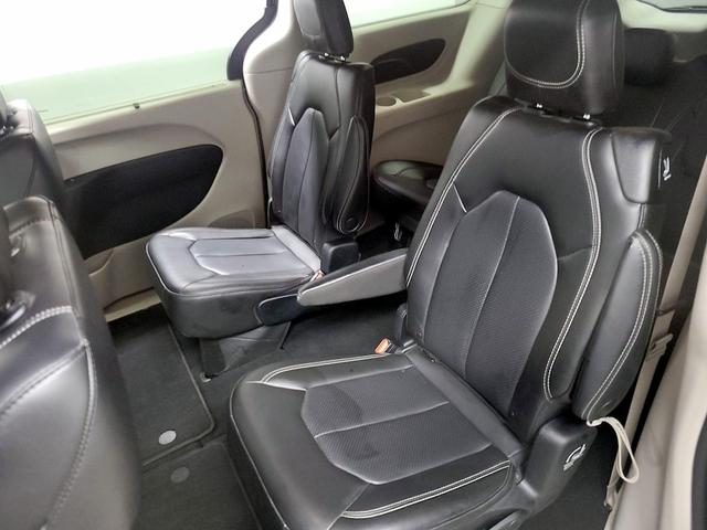 Photo of 2023 Gray Chrysler Pacifica