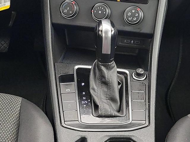 Photo of 2021 Gray Volkswagen Jetta
