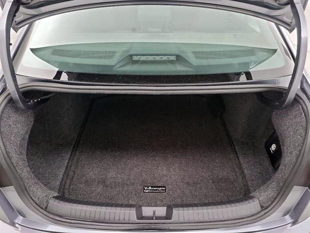 Photo of 2021 Gray Volkswagen Jetta