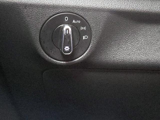 Photo of 2021 Gray Volkswagen Jetta