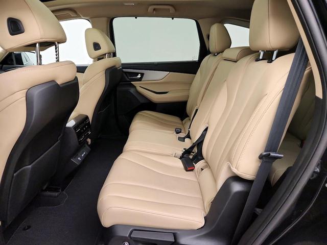 Photo of 2022 Black Acura MDX