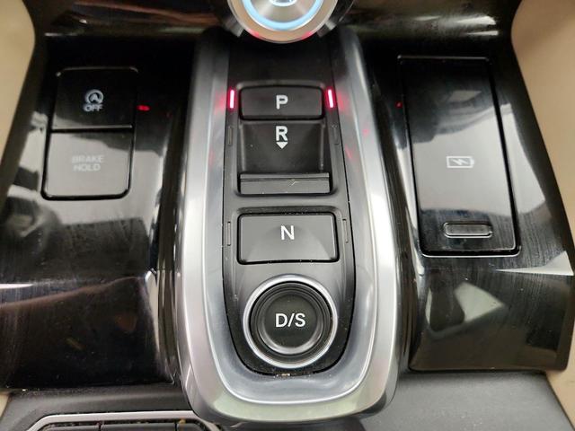 Photo of 2022 Black Acura MDX