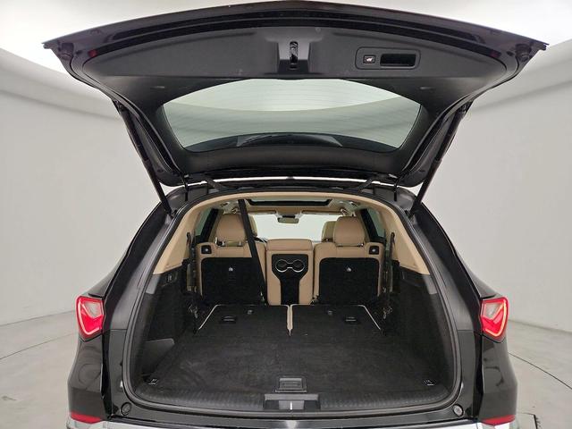 Photo of 2022 Black Acura MDX