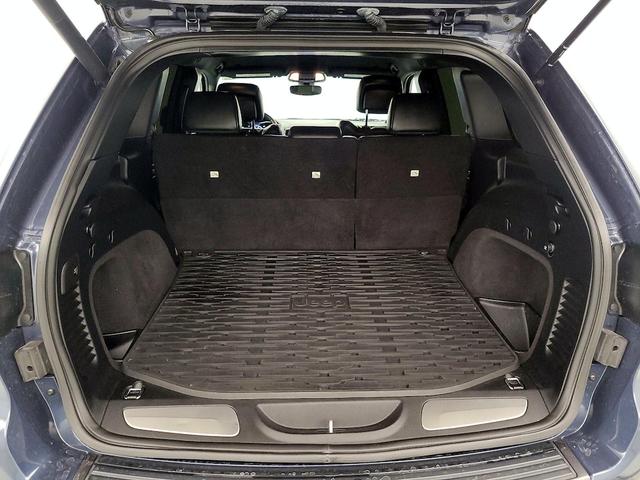 Photo of 2019 Blue Jeep Grand Cherokee