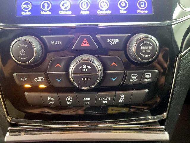 Photo of 2019 Blue Jeep Grand Cherokee
