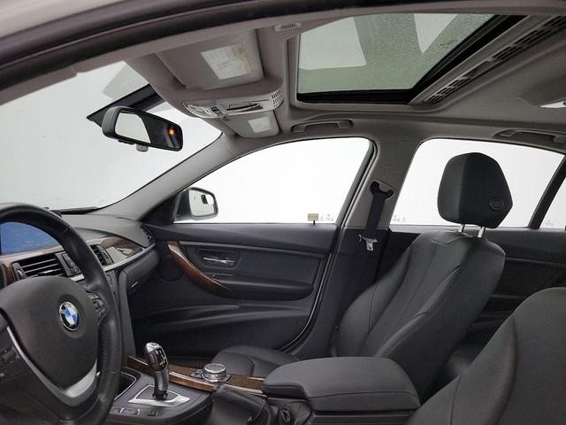 Photo of 2015 White BMW 328
