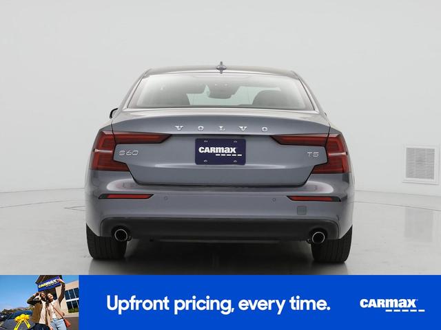 Photo of 2021 Gray Volvo S60