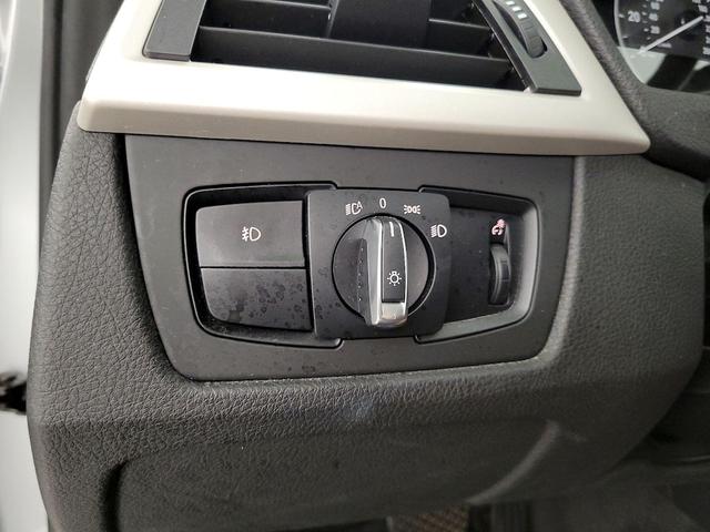 Photo of 2015 Silver BMW 320