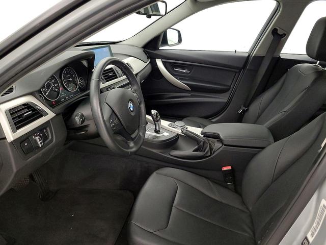 Photo of 2015 Silver BMW 320
