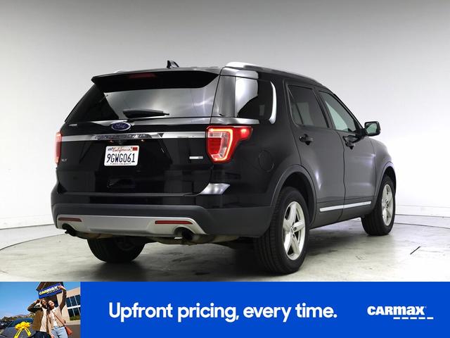 Photo of 2017 Black Ford Explorer