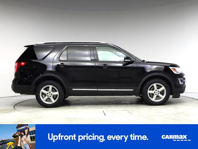 Photo of 2017 Black Ford Explorer