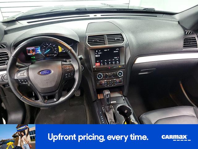 Photo of 2017 Black Ford Explorer