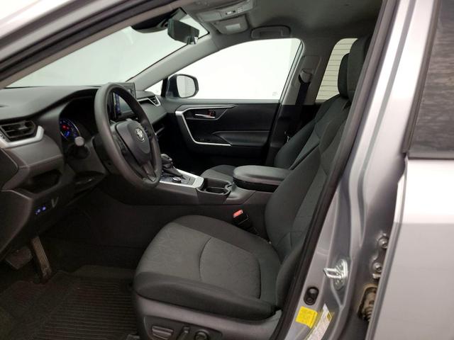 Photo of 2021 Silver Toyota RAV4 Hybrid