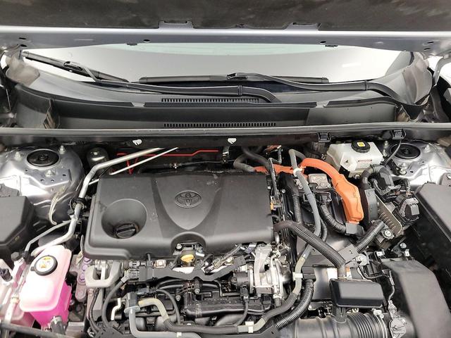 Photo of 2021 Silver Toyota RAV4 Hybrid