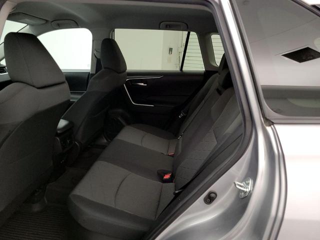 Photo of 2021 Silver Toyota RAV4 Hybrid