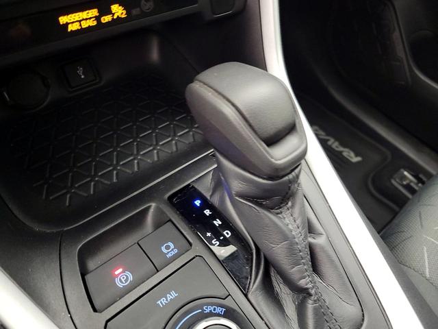 Photo of 2021 Silver Toyota RAV4 Hybrid