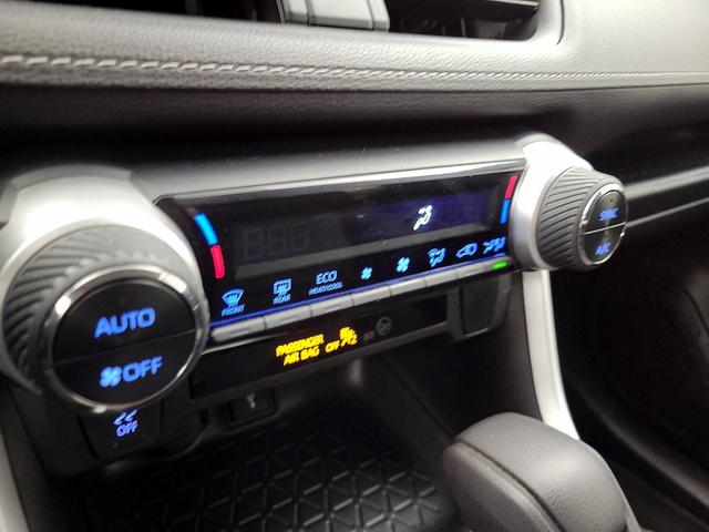 Photo of 2021 Silver Toyota RAV4 Hybrid