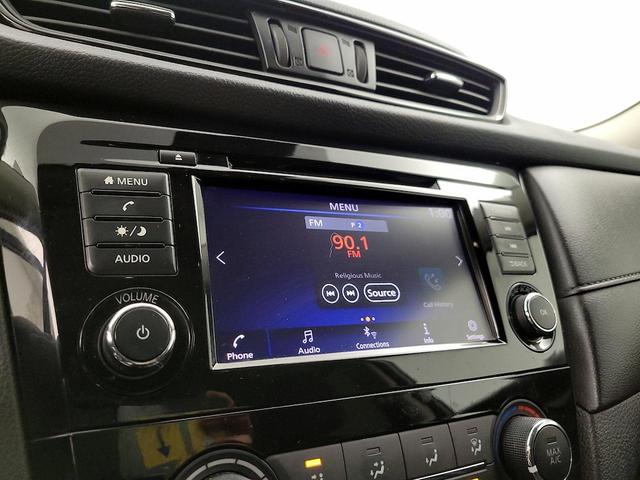 Photo of 2019 Silver Nissan Rogue