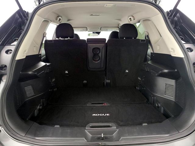 Photo of 2019 Silver Nissan Rogue