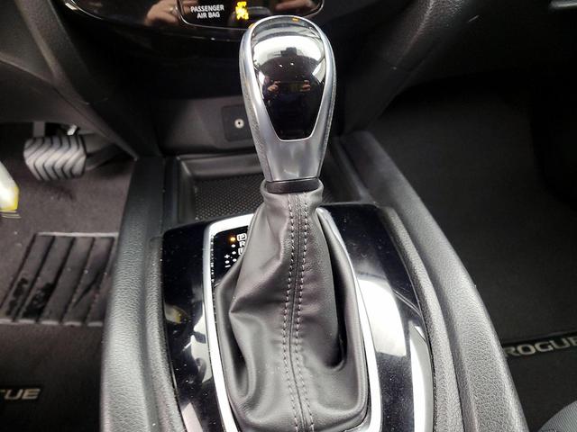 Photo of 2019 Silver Nissan Rogue