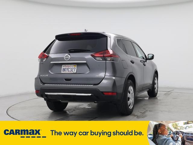 Photo of 2019 Silver Nissan Rogue
