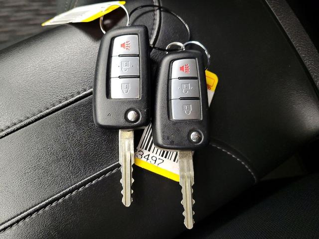 Photo of 2019 Silver Nissan Rogue