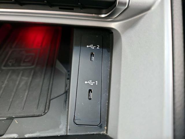 Photo of 2022 Blue Audi Q3