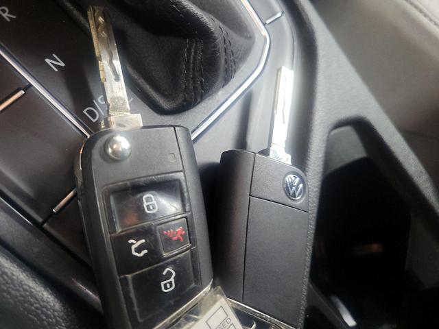 Photo of 2021 White Volkswagen Tiguan