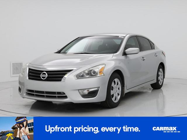 Photo of 2014 Silver Nissan Altima