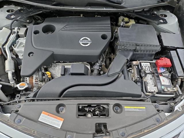 Photo of 2014 Silver Nissan Altima