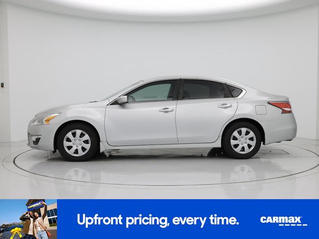Photo of 2014 Silver Nissan Altima