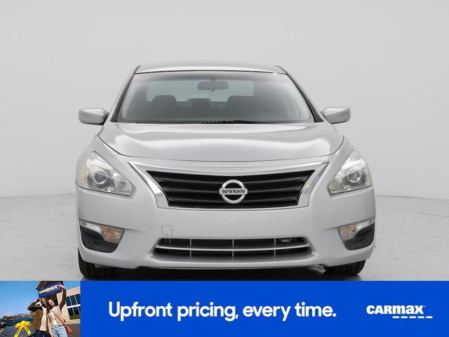 Photo of 2014 Silver Nissan Altima