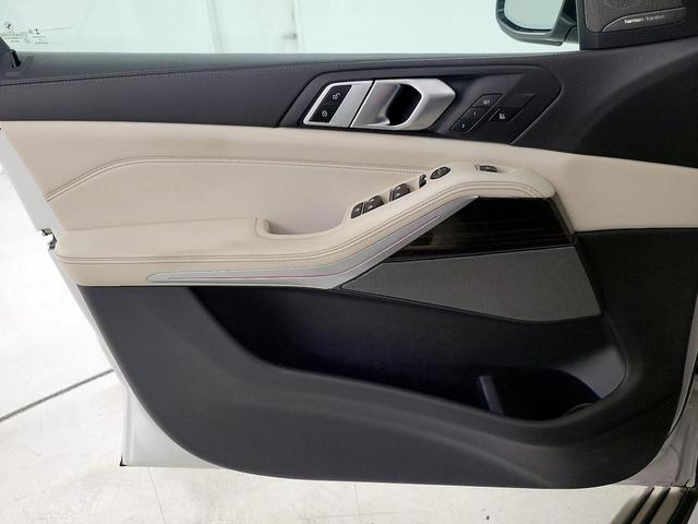 Photo of 2019 White BMW X5