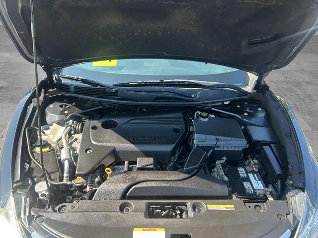Photo of 2018 Super Black Nissan Altima