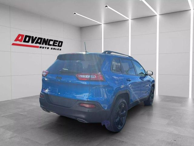 Photo of 2018 Blue Jeep Cherokee