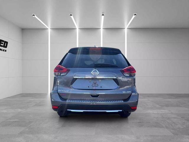 Photo of 2018 Gun Metallic Nissan Rogue