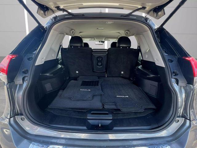 Photo of 2018 Gun Metallic Nissan Rogue