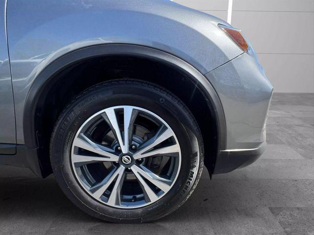 Photo of 2018 Gun Metallic Nissan Rogue
