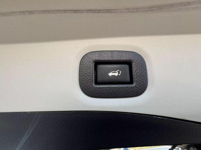 Photo of 2018 Gun Metallic Nissan Rogue