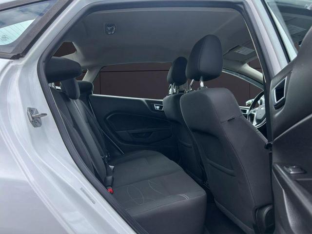 Photo of 2016 White Ford Fiesta
