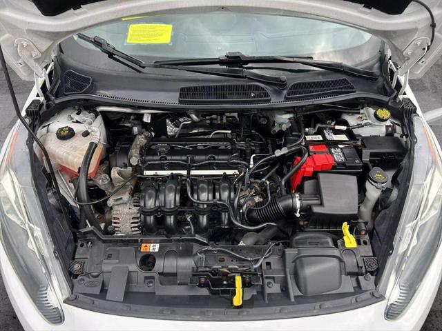 Photo of 2016 White Ford Fiesta