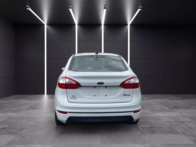 Photo of 2016 White Ford Fiesta