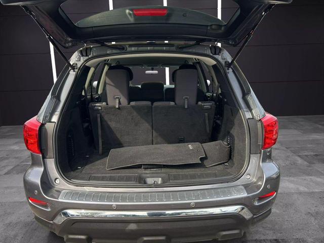 Photo of 2020 Gun Metallic Nissan Pathfinder