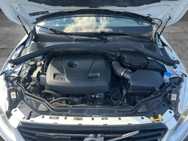Photo of 2017 Crystal White Pearl Metallic Volvo XC60